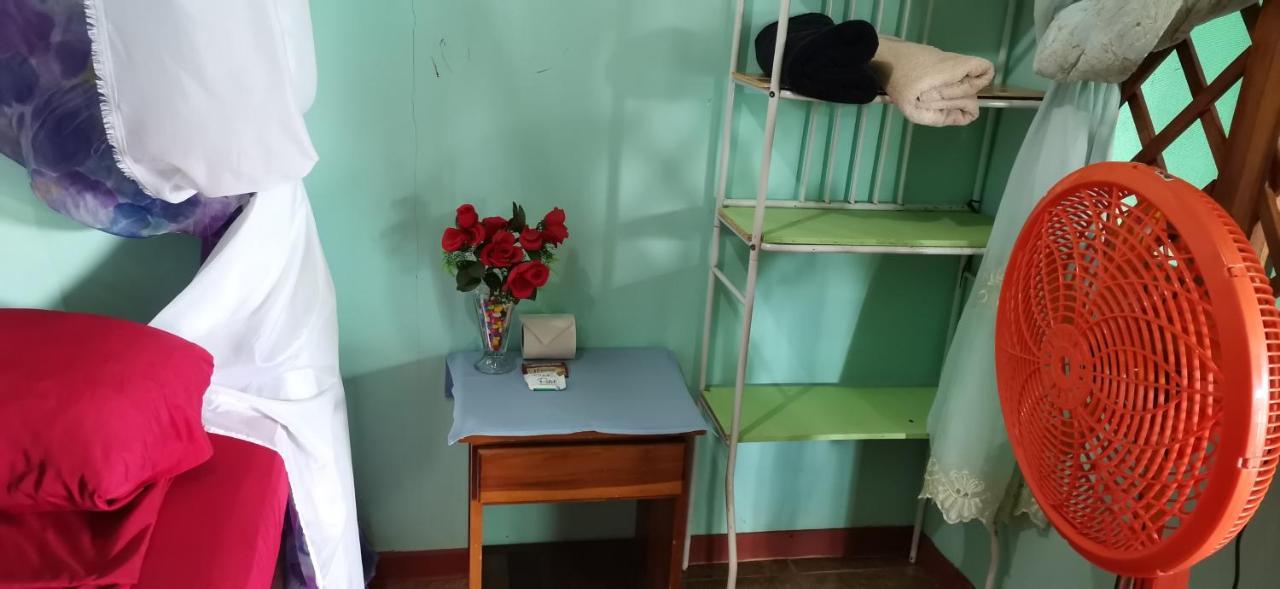 Cabinas Mitchaelle'S Puerto Viejo de Talamanca Esterno foto