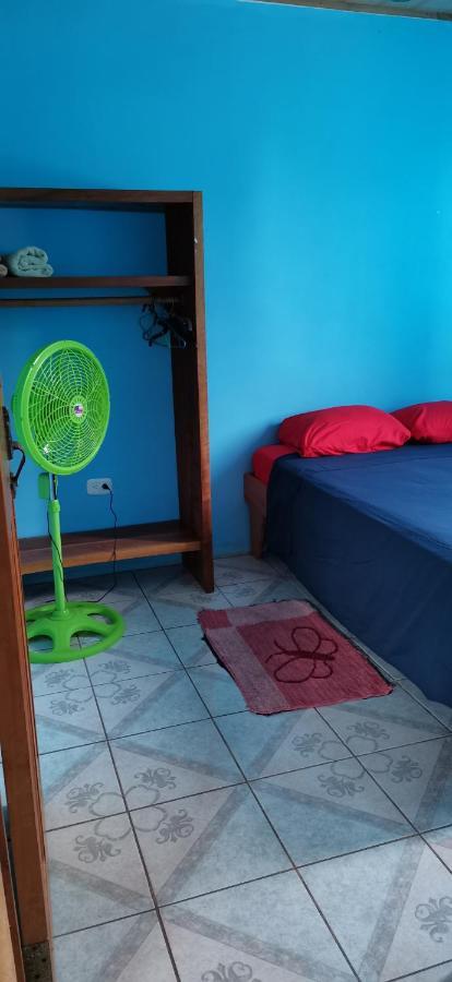 Cabinas Mitchaelle'S Puerto Viejo de Talamanca Esterno foto
