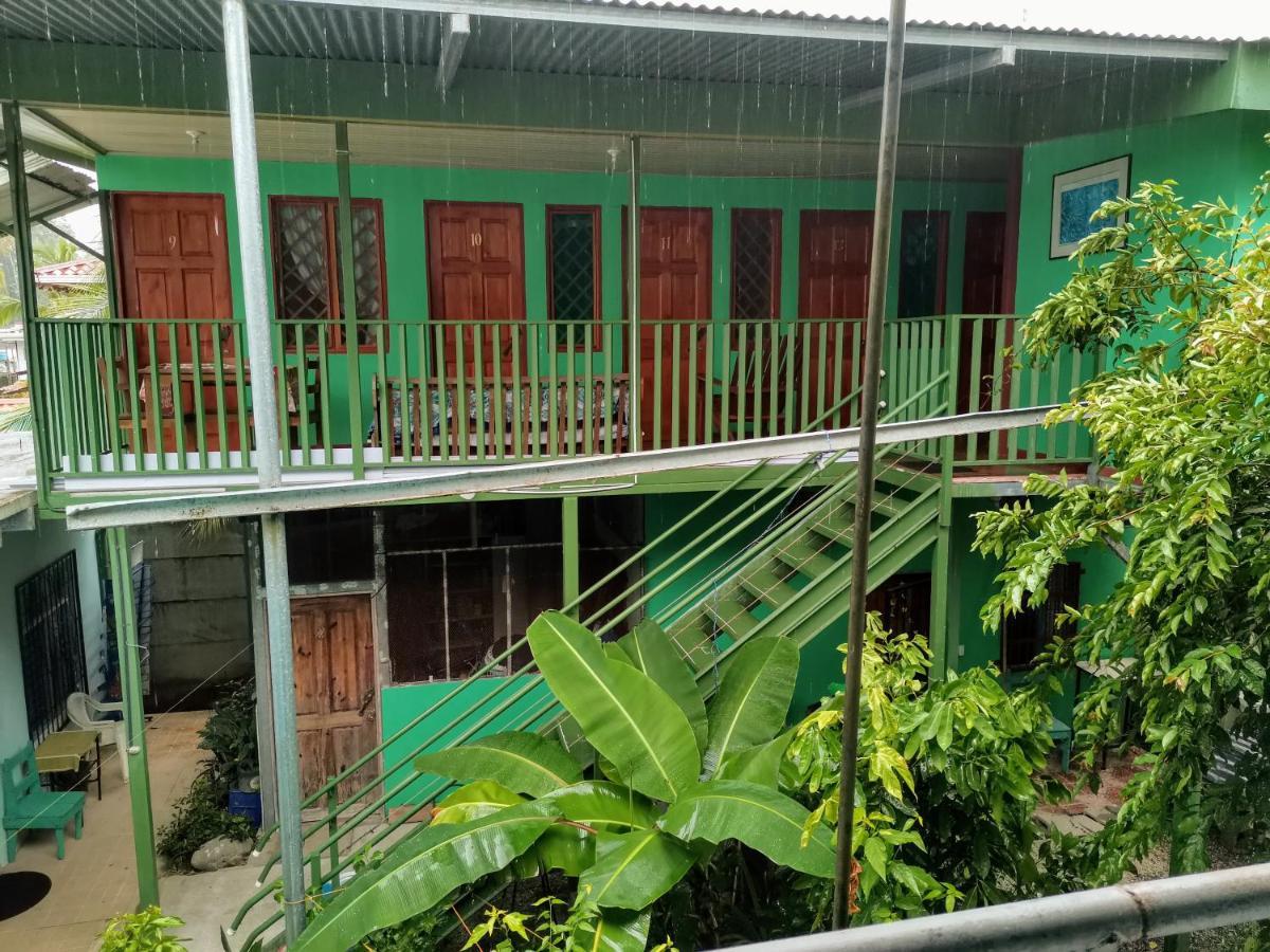 Cabinas Mitchaelle'S Puerto Viejo de Talamanca Esterno foto