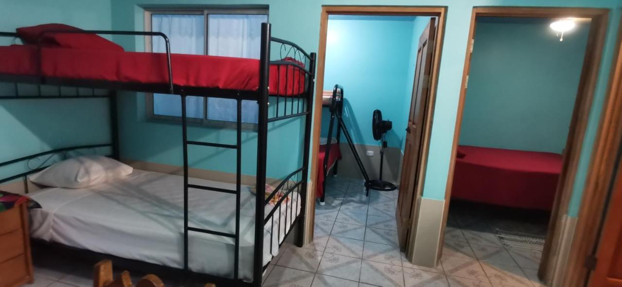 Cabinas Mitchaelle'S Puerto Viejo de Talamanca Esterno foto