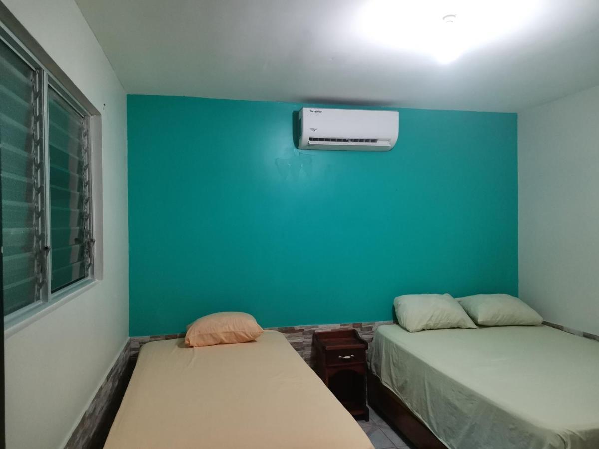 Cabinas Mitchaelle'S Puerto Viejo de Talamanca Esterno foto