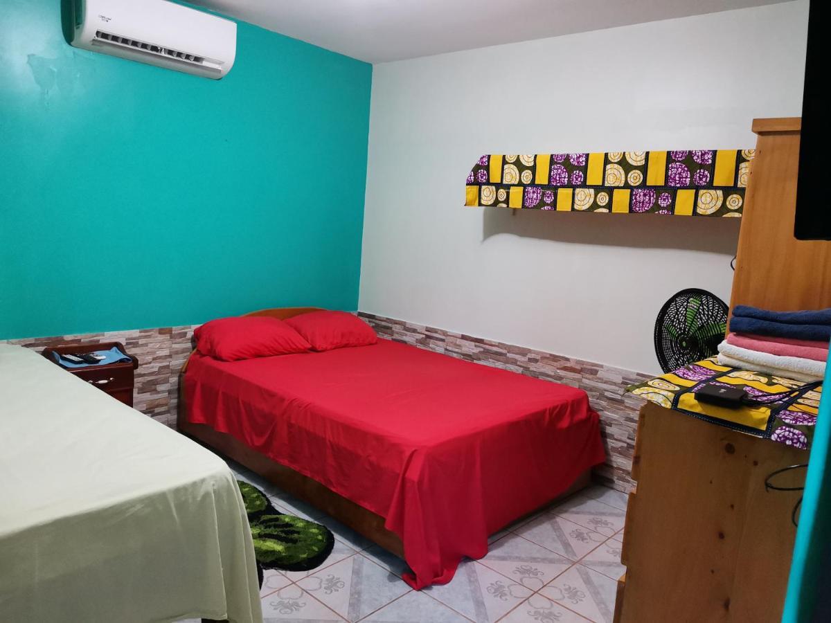 Cabinas Mitchaelle'S Puerto Viejo de Talamanca Esterno foto