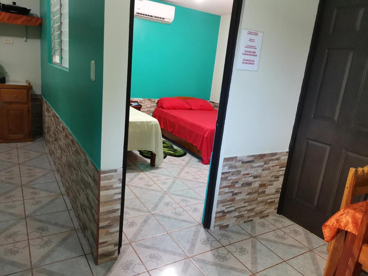 Cabinas Mitchaelle'S Puerto Viejo de Talamanca Esterno foto