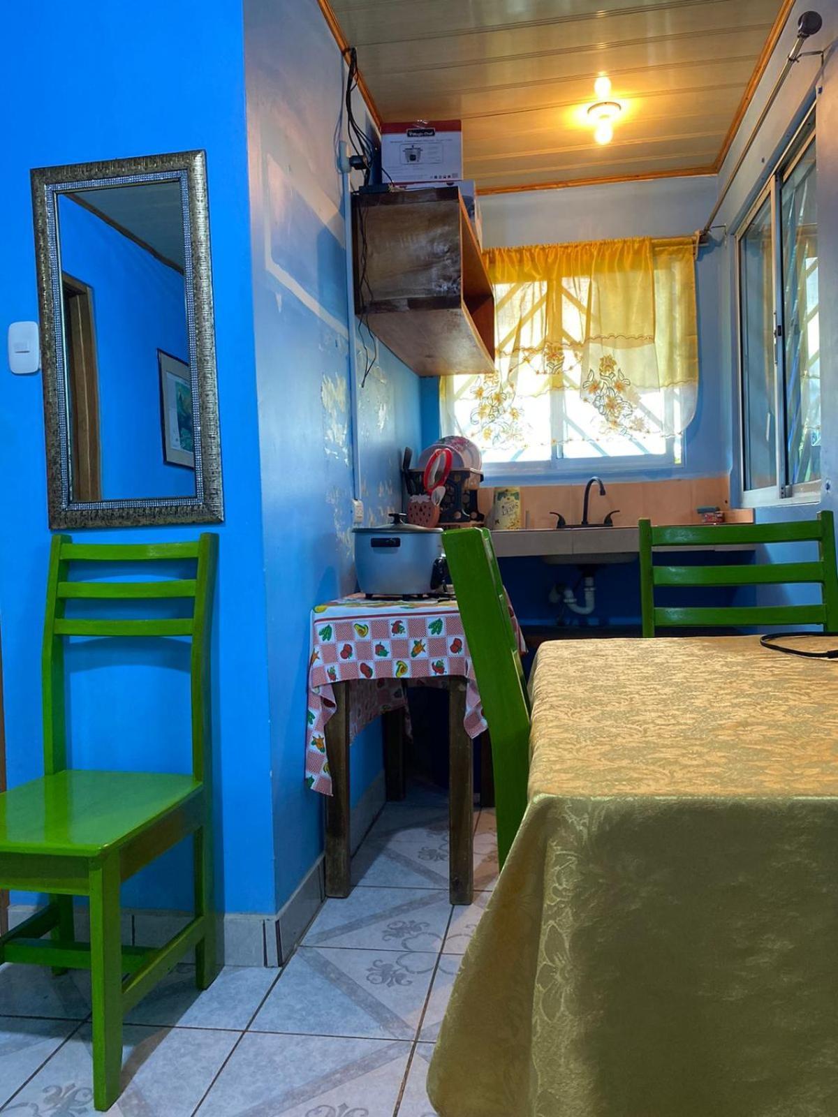 Cabinas Mitchaelle'S Puerto Viejo de Talamanca Esterno foto