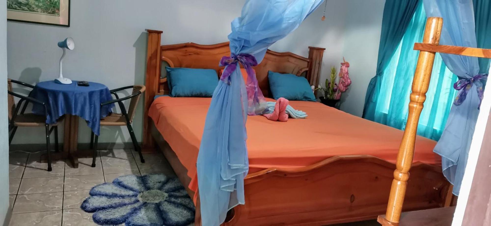 Cabinas Mitchaelle'S Puerto Viejo de Talamanca Esterno foto