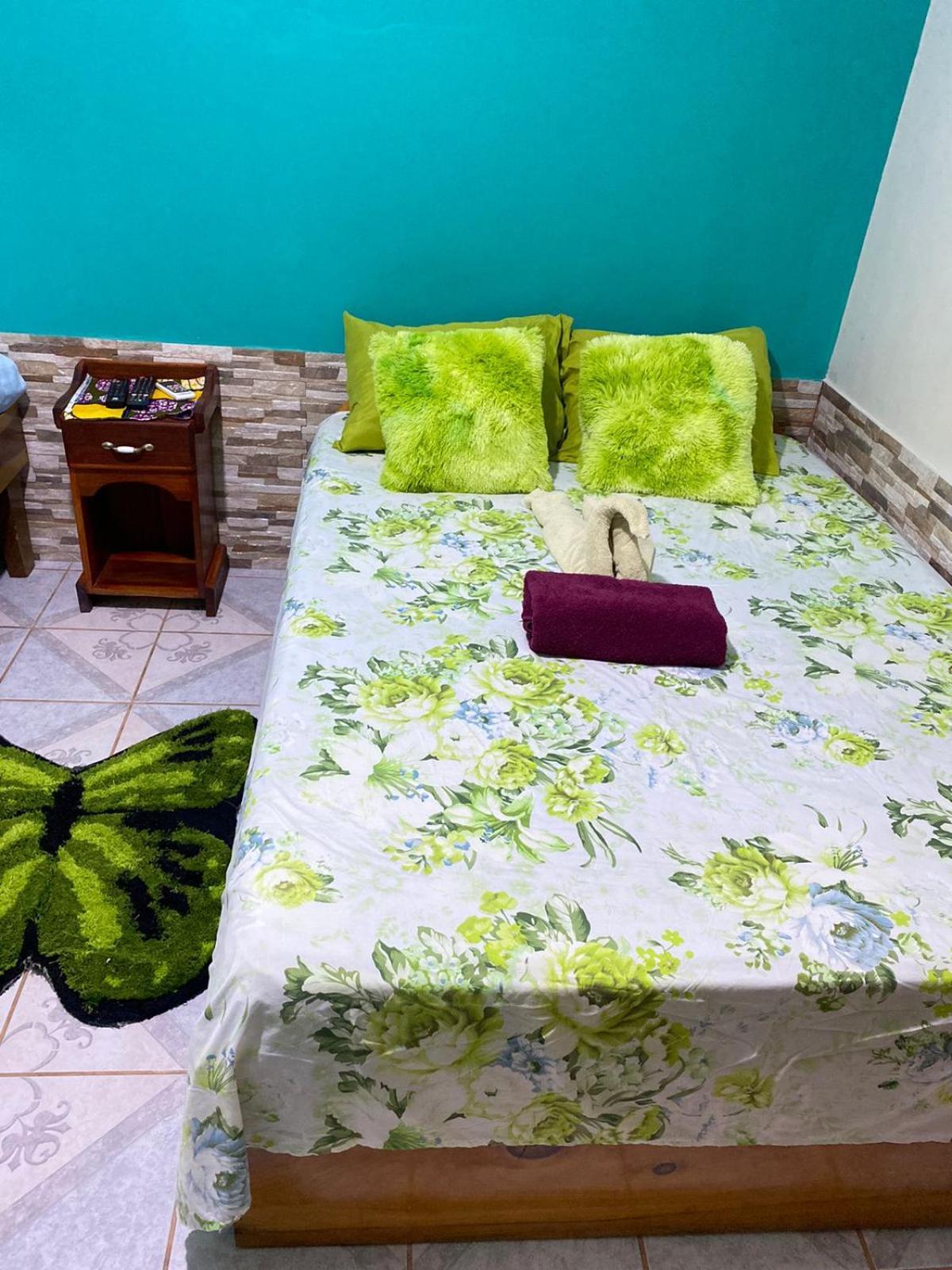 Cabinas Mitchaelle'S Puerto Viejo de Talamanca Esterno foto