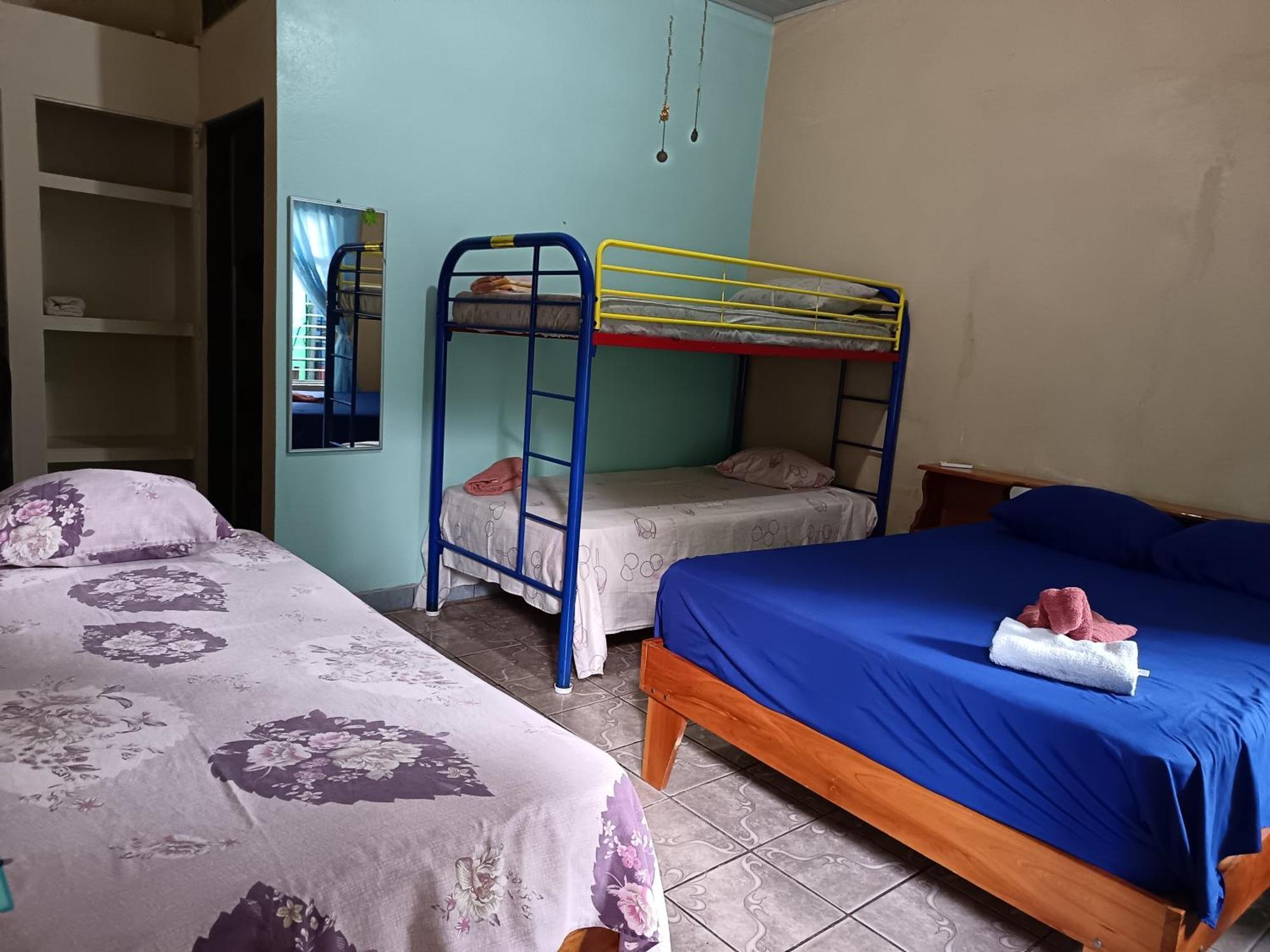 Cabinas Mitchaelle'S Puerto Viejo de Talamanca Esterno foto